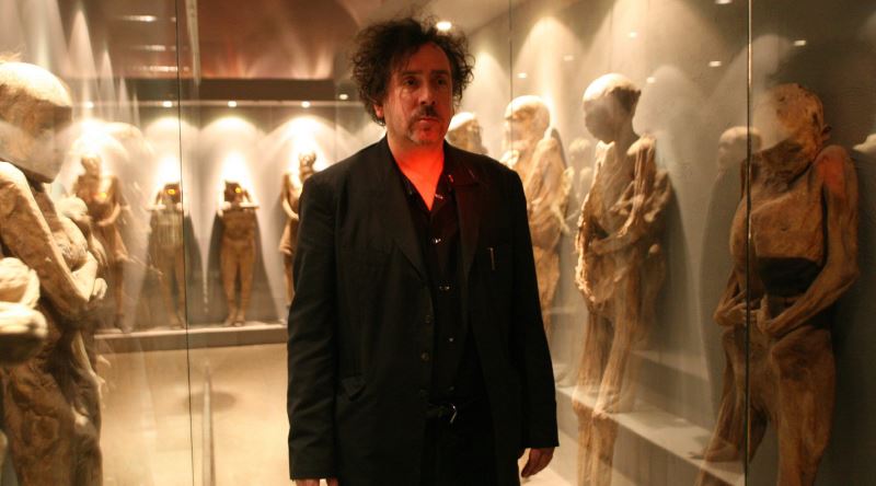 Tim Burton Sinemasının Sosyal Olarak Neleri Temsil Ettiğini Açıklayan