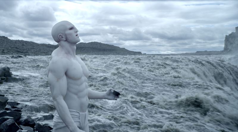 Andy Weir'ın Yumurta Hikayesi Felsefi Açıdan Ne Anlatıyor?