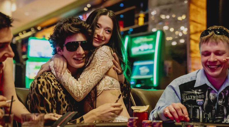 Anora, Rusya ve Eski Sovyet Ülkeleri Arasındaki İlişkiyi mi Sembolize Ediyor?