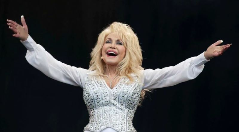 I Will Always Love You ve Jolene'i Tek Günde Yazan Country Kraliçesi: Dolly Parton