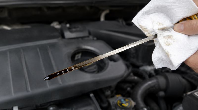 Yeni Değiştirilen Motor Yağı Neden Birkaç Günde Simsiyah Olur?