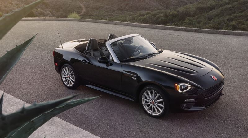 Fiat'ın Uzun Yıllardır Ürettiği En Çekici Otomobilin İncelemesi: Fiat 124 Spider