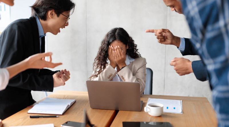 İşyerinde Mobbinge Uğramanın Kişilik Üzerindeki Olumsuz Etkileri