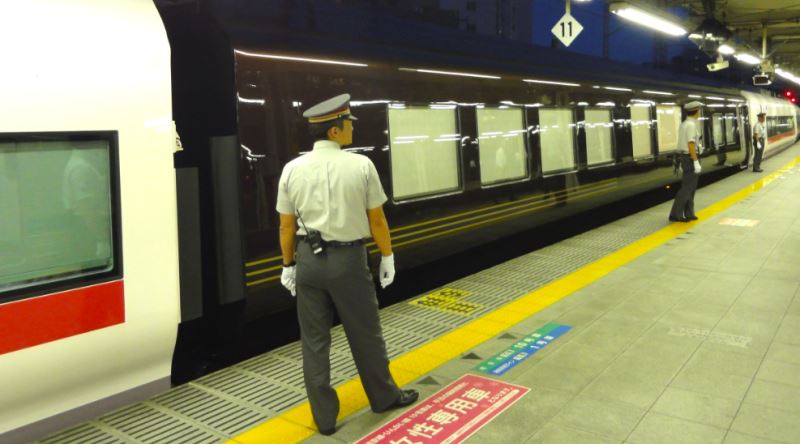 Tren Geç Kaldığında Özür Dileyen Japonlar Dakikliğe Neden Bu Kadar Takıntılı?